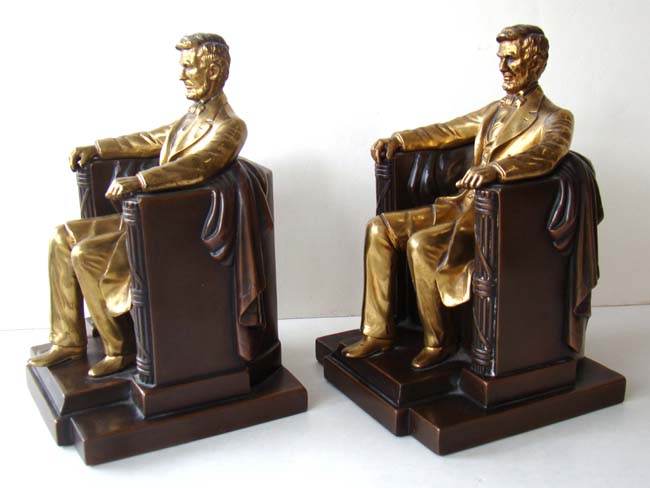 A fine pair of "Lincoln in the chair" antique bookends by Jennings Brothers circa 1930 — image 2